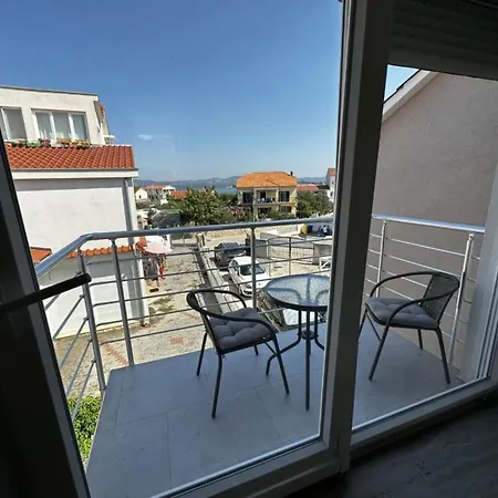 Blue - One Bedroom 3
